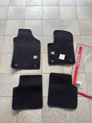 Serie tappeti neri moquette - tappeti,