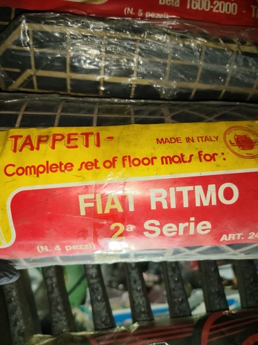 Serie tappeti gomma auto - tappeti,